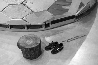 Berlinische Galerie: Bitte Schuhe ausziehen