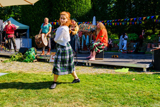 Mittelalter-Band Spilwut: mittelalterliche Tanz-Perfomance