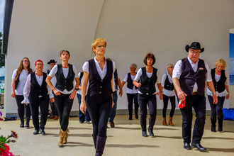 Fête de la Musique: Musiker mit Didgeridoo