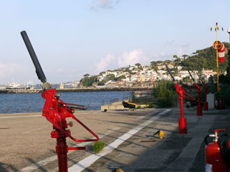 Ischia: Hubschrauber-Landeplatz an der Uferpromenade