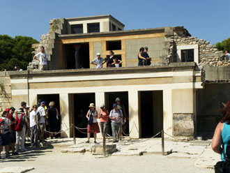 Kreta: Anstehen am Palast von Knossos