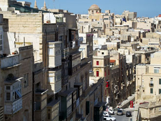 Malta: verschachtelte Häuser in der Altstadt von Valletta