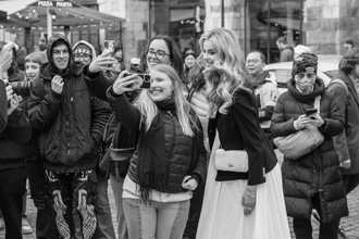 Prag: Selfie mit Miss World am Rathaus