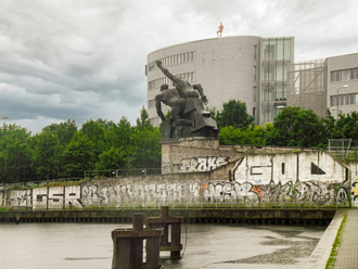 Rostock: 'Denkmal der revolutionären Matrosen'
