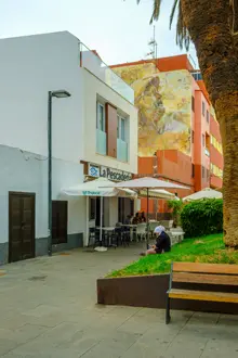 Puerto de la Cruz: Wandbild 'Stadtkrieger'