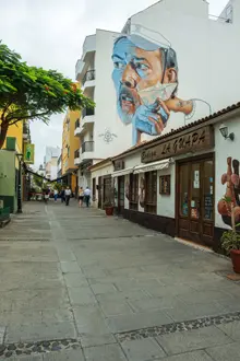 Puerto de la Cruz: Wandbild 'Ewige Jugend'