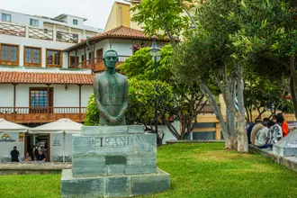 Puerto de la Cruz: Skulptur von Francisco de Miranda