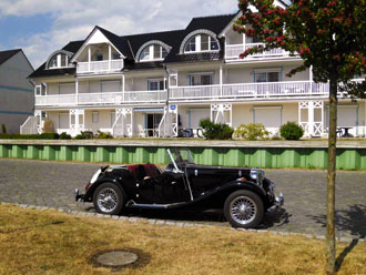 Usedom: Oldtimer Cabriolet (Roadster) MG TF
