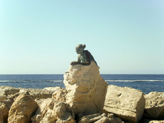 Zypern: 'Sol Alter' (Hommage an Aphrodite) - Skulptur an der Hafen-Promenade Paphos